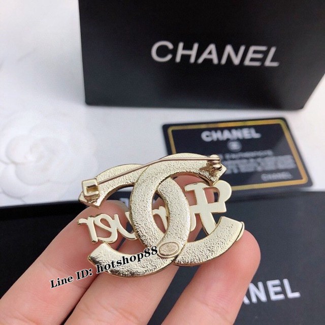 Chanel專櫃新款配飾品 香奈兒經典胸針 zgb1175